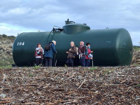 A l'abri d'une citerne ,... de vin ?